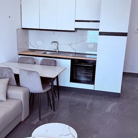 Rana Hedhun Seaside 1 Lezhë