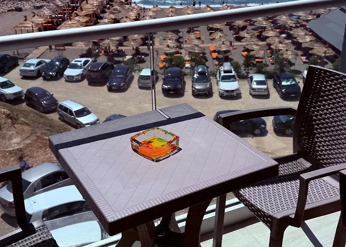 Rana Hedhun Seaside 1 アパート